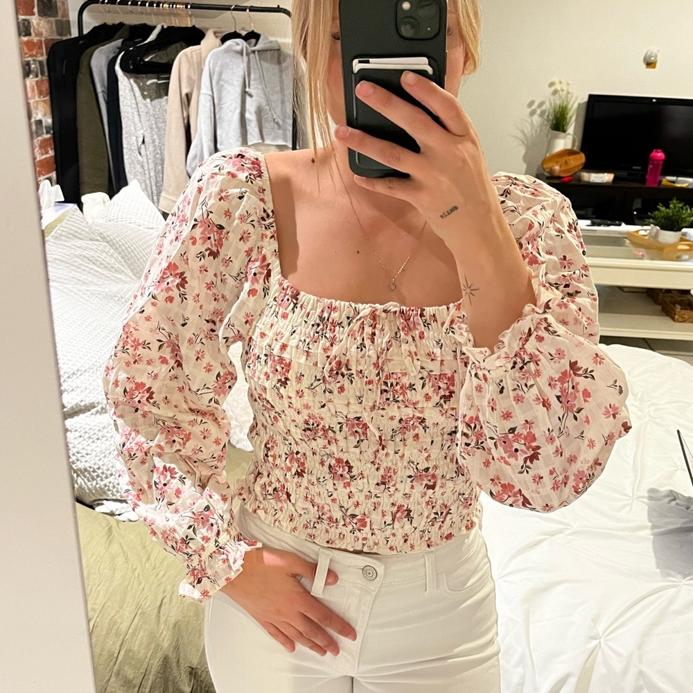 American Eagle Floral cropped longsleeve